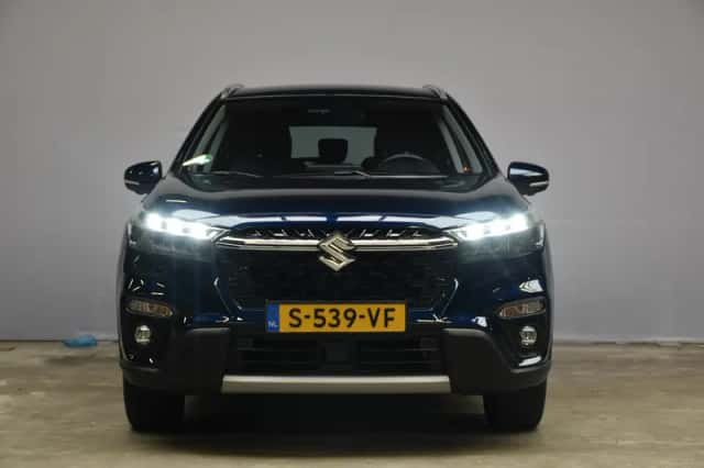 Suzuki S-Cross (2023) thumbnail 2