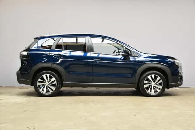 Suzuki S-Cross (2023) thumbnail 4