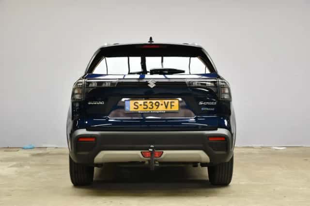 Suzuki S-Cross (2023) thumbnail 6