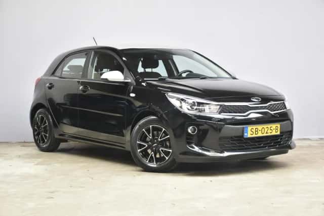Kia Rio (2018) thumbnail 3