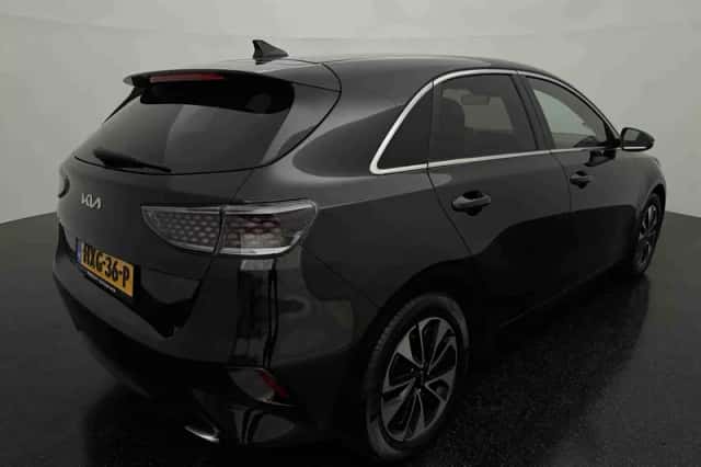 Kia Ceed (2025) thumbnail 2