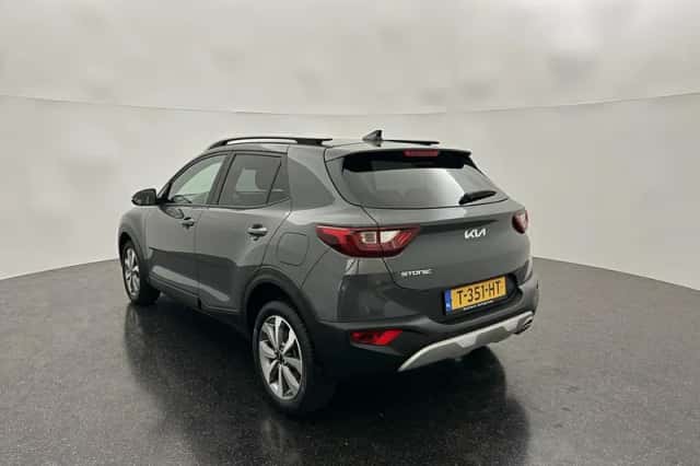Kia Stonic (2023) thumbnail 3