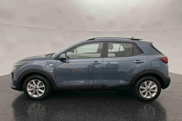 Kia Stonic (2025) thumbnail 4
