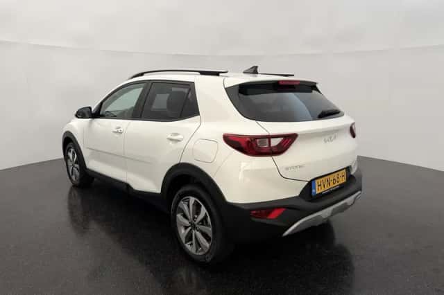 Kia Stonic (2025) thumbnail 3