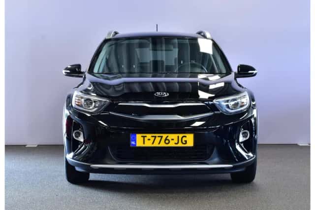 Kia Stonic (2018) thumbnail 2