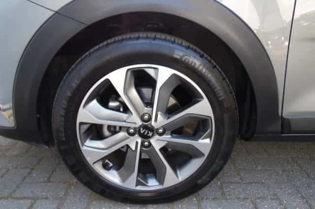 Kia Stonic (2019) thumbnail 6