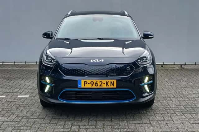 Kia Niro EV (2022) thumbnail 2
