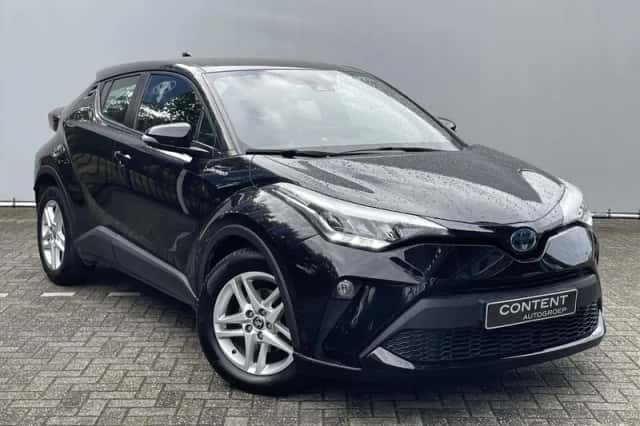 Toyota C-HR (2022) thumbnail 2