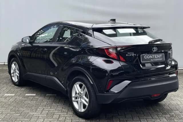 Toyota C-HR (2022) thumbnail 3