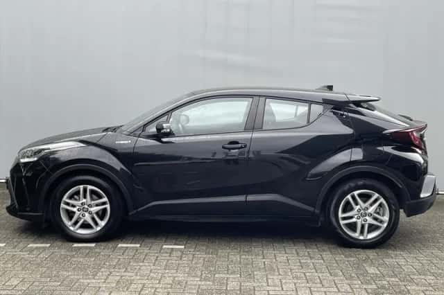 Toyota C-HR (2022) thumbnail 5