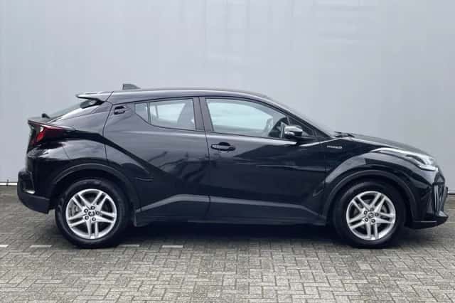 Toyota C-HR (2022) thumbnail 6
