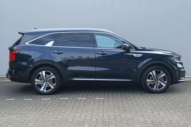 Kia Sorento (2021) thumbnail 4