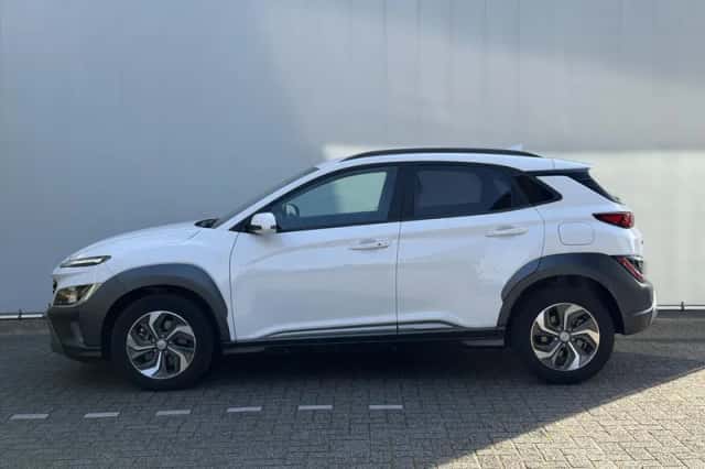 Hyundai Kona (2022) thumbnail 2