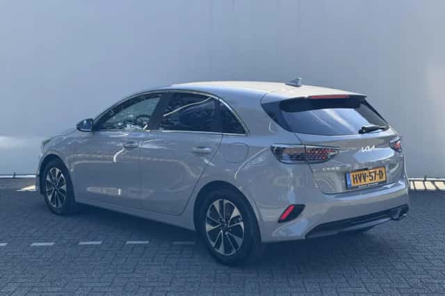 Kia Ceed (2025) thumbnail 3