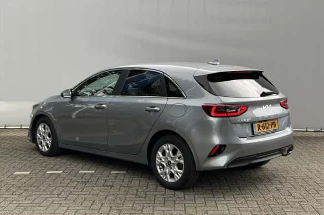 Kia Ceed (2022) thumbnail 3