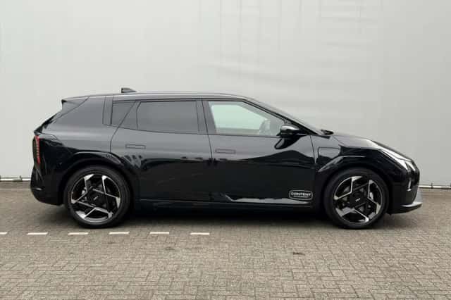 Kia EV4 (2026) thumbnail 2