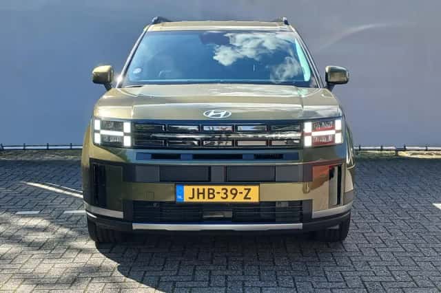 Hyundai Santa Fe (2025) thumbnail 2