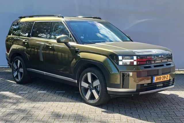Hyundai Santa Fe (2025) thumbnail 3