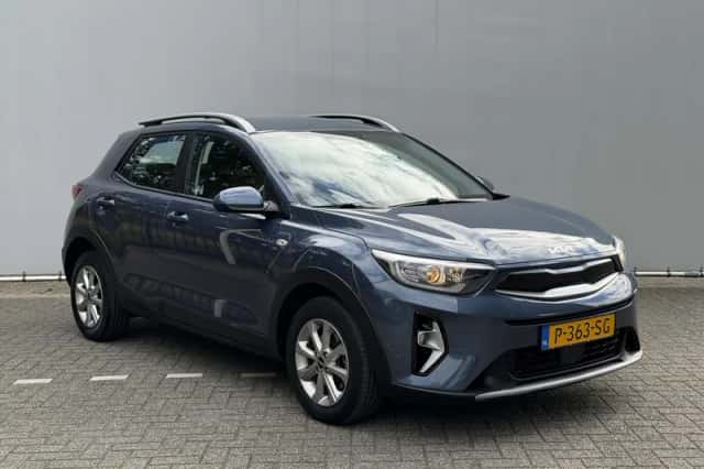 Kia Stonic (2022) thumbnail 6