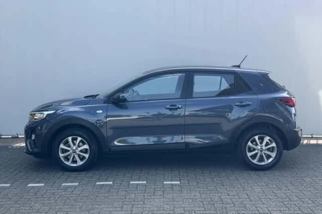 Kia Stonic (2018) thumbnail 2