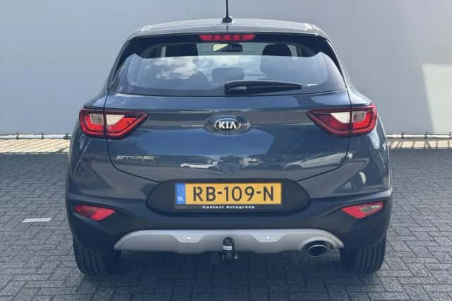 Kia Stonic (2018) thumbnail 4