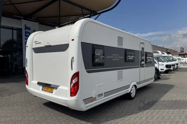 Hobby De Luxe (2018) thumbnail 5