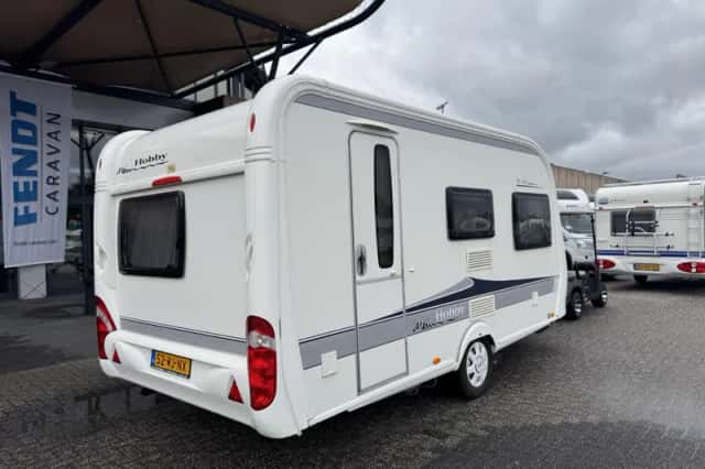 Hobby De Luxe (2012) thumbnail 5