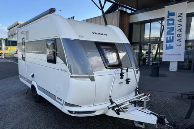 Hobby De Luxe (2021) thumbnail 3