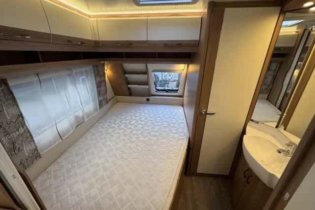 Hobby De Luxe (2021) thumbnail 6