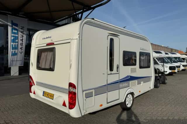 Hobby De Luxe (2009) thumbnail 4