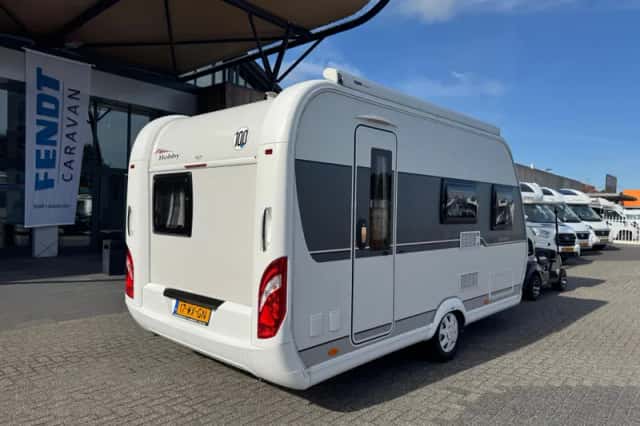 Hobby De Luxe (2019) thumbnail 4