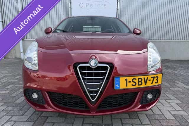 Alfa Romeo Giulietta (2012) thumbnail 2