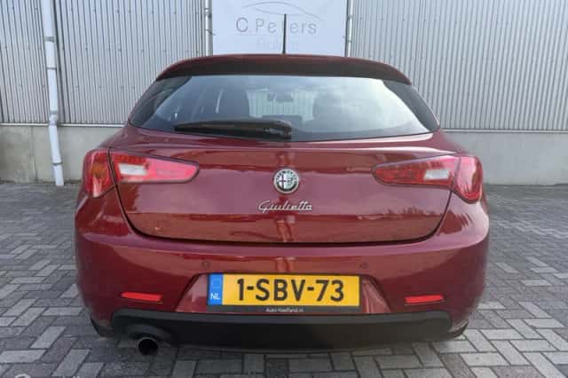 Alfa Romeo Giulietta (2012) thumbnail 5