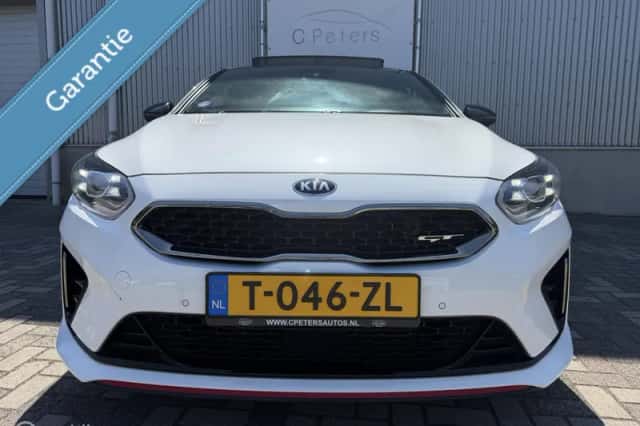 Kia ProCeed (2020) thumbnail 2