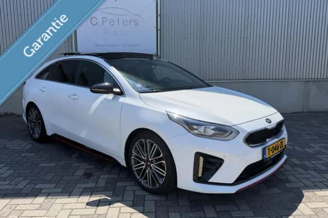 Kia ProCeed (2020) thumbnail 3