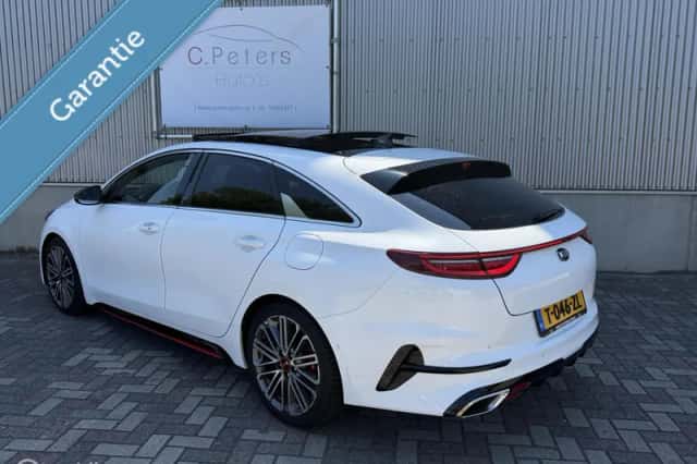 Kia ProCeed (2020) thumbnail 4