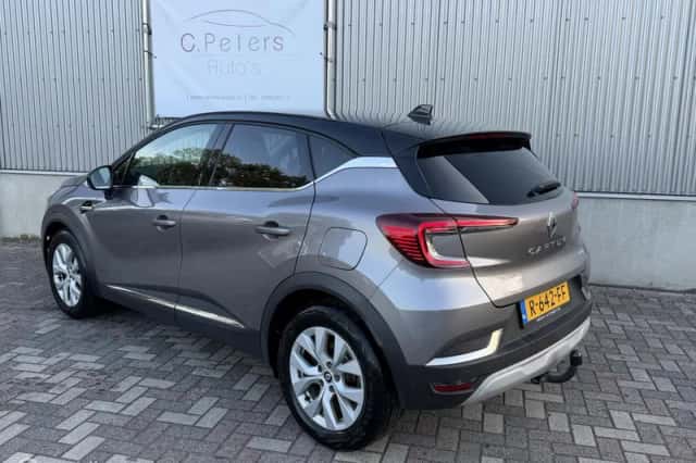 Renault Captur (2022) thumbnail 4
