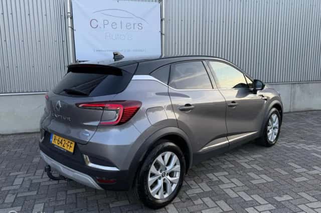 Renault Captur (2022) thumbnail 6