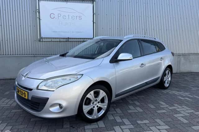 Renault Mégane (2010) thumbnail 1