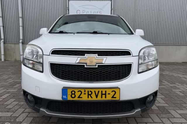 Chevrolet Orlando (2011) thumbnail 2