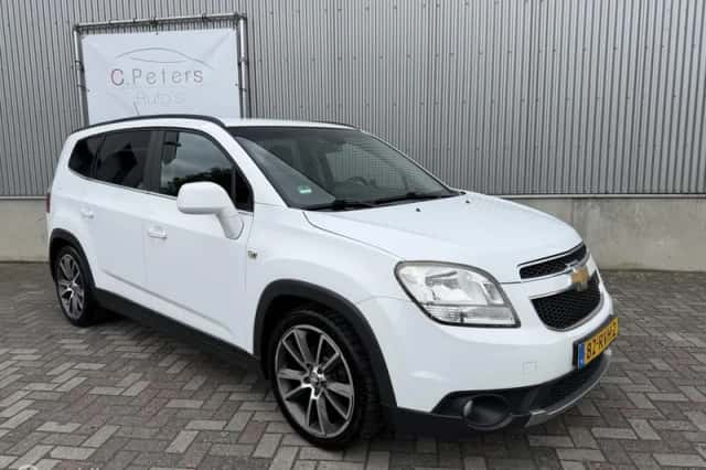 Chevrolet Orlando (2011) thumbnail 3