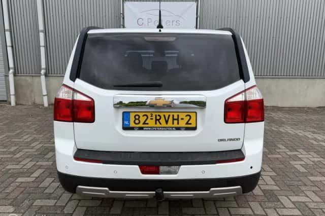 Chevrolet Orlando (2011) thumbnail 5