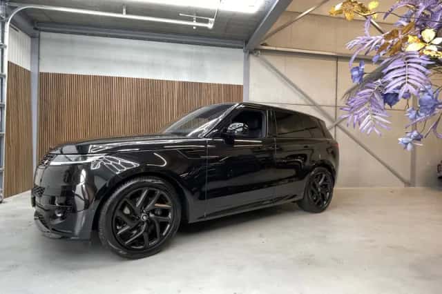 Land Rover Range Rover Sport (2023) thumbnail 2