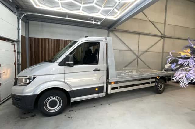 Volkswagen Crafter (2018) thumbnail 3