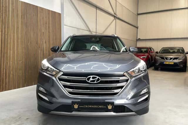 Hyundai Tucson (2016) thumbnail 3