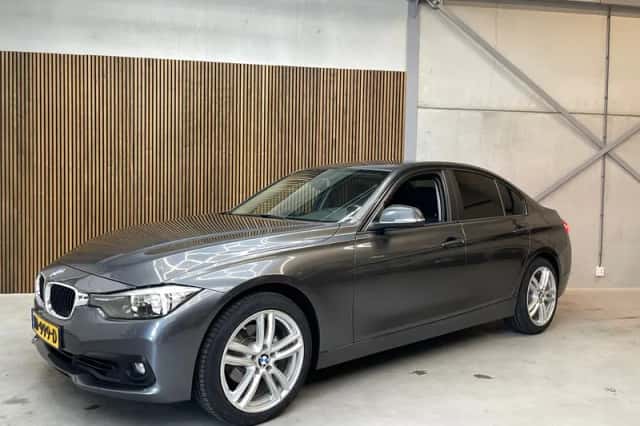 BMW 3-Serie (2015) thumbnail 2