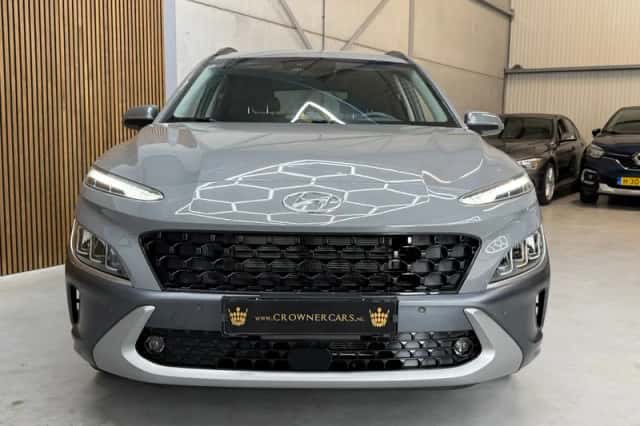 Hyundai Kona (2022) thumbnail 3