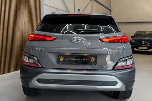 Hyundai Kona (2022) thumbnail 4