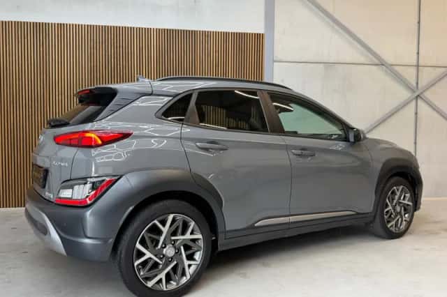 Hyundai Kona (2022) thumbnail 5