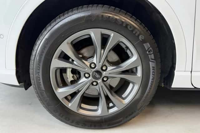 Ford Kuga (2023) thumbnail 6